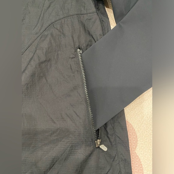 NWT Outdoor Voices black Frostknit hoodie, zipper pockets. Multiple sizes - Picture 4 of 8